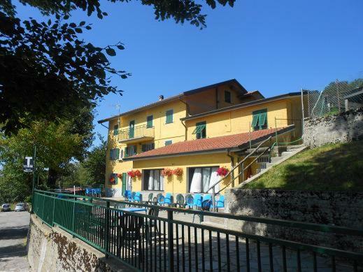 Albergo Casa Del Romano Fascia Bagian luar foto